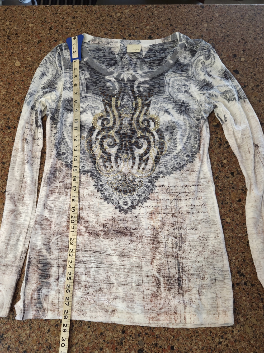 Buckle's Daytrip Long Sleeve Scoop Neck Medallion Print Top - White, Gray, Tan